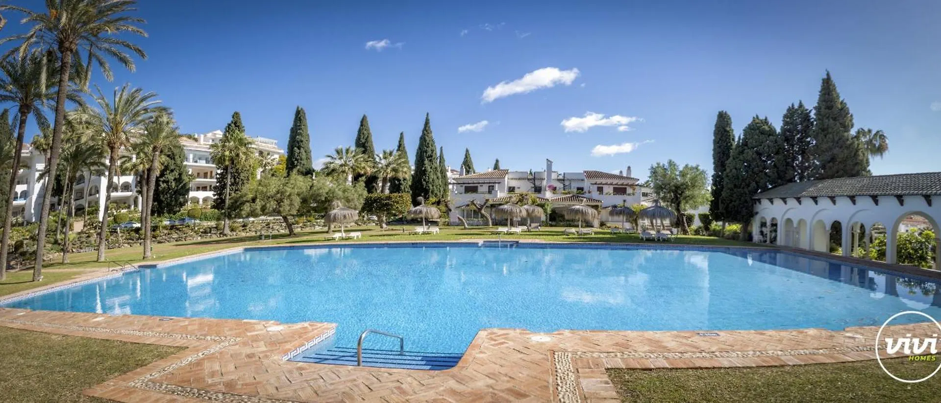 Vivi Homes - Casa Nobu Pool, Garden, Patio & Beach Marbella 0*,