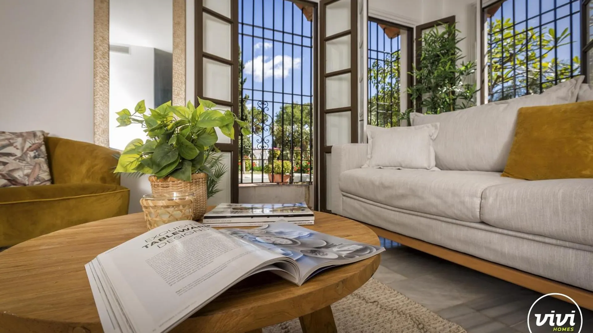 Vivi Homes - Casa Nobu Pool, Garden, Patio & Beach Marbella