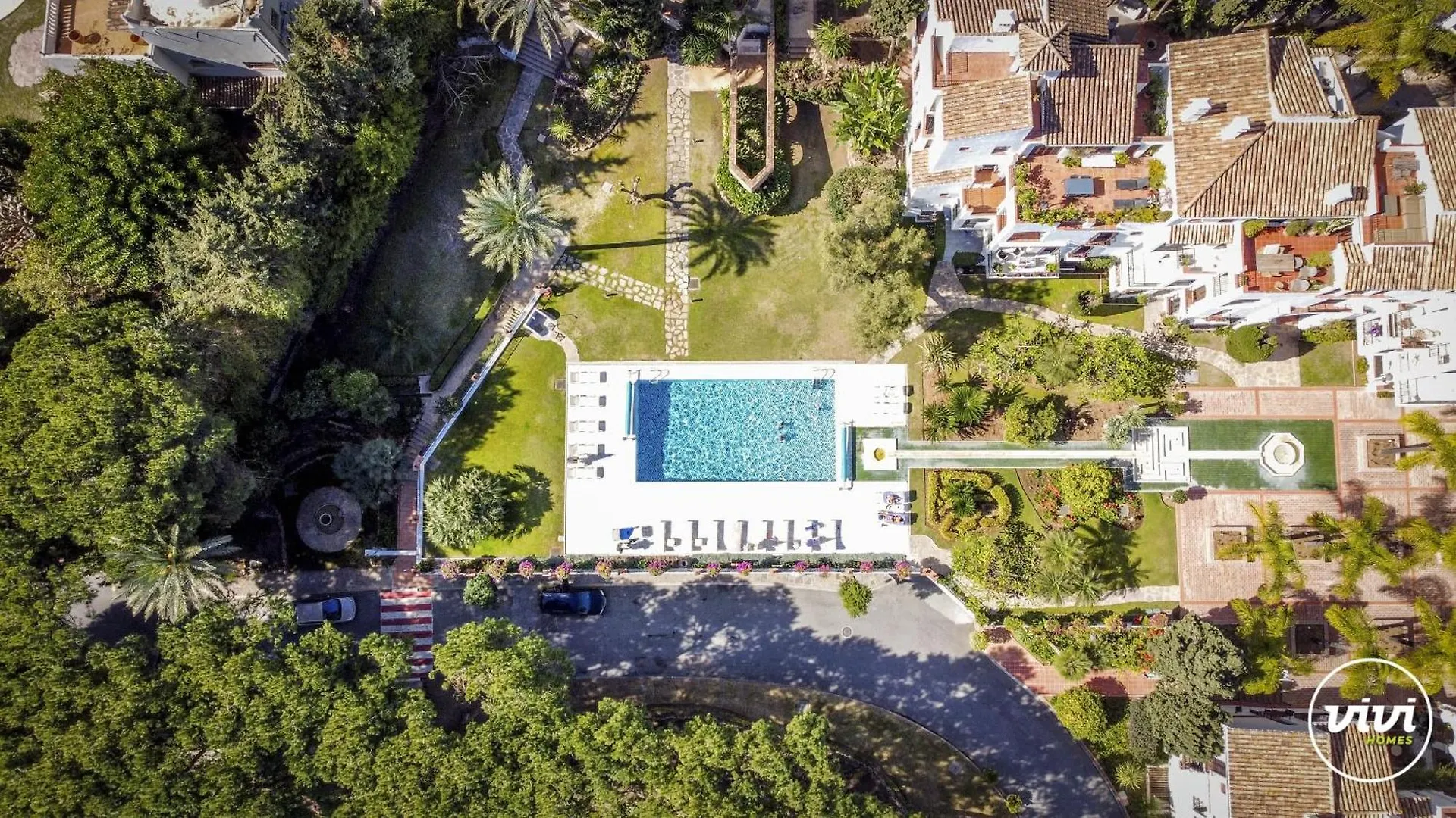 Vivi Homes - Casa Nobu Pool, Garden, Patio & Beach Marbella
