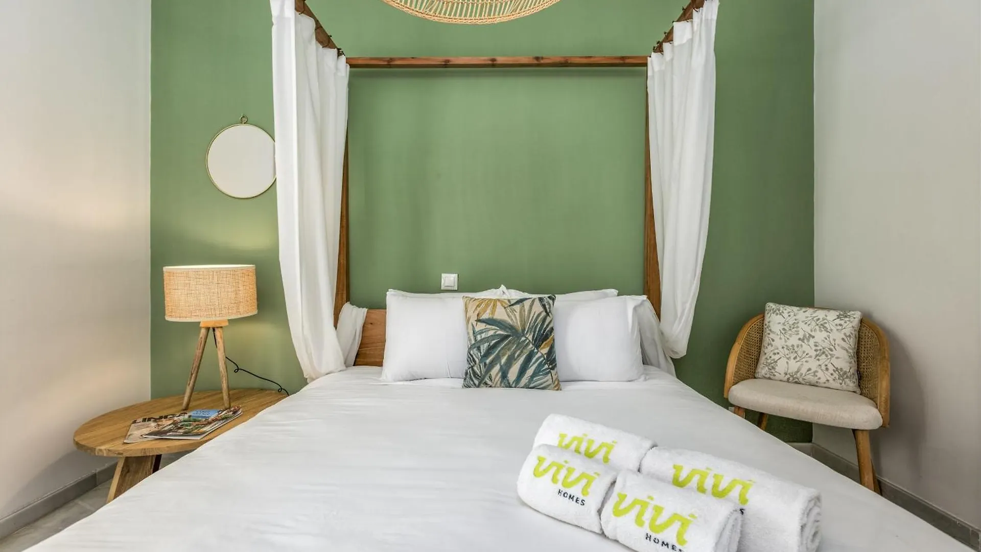 Vivi Homes - Casa Nobu Pool, Garden, Patio & Beach Marbella