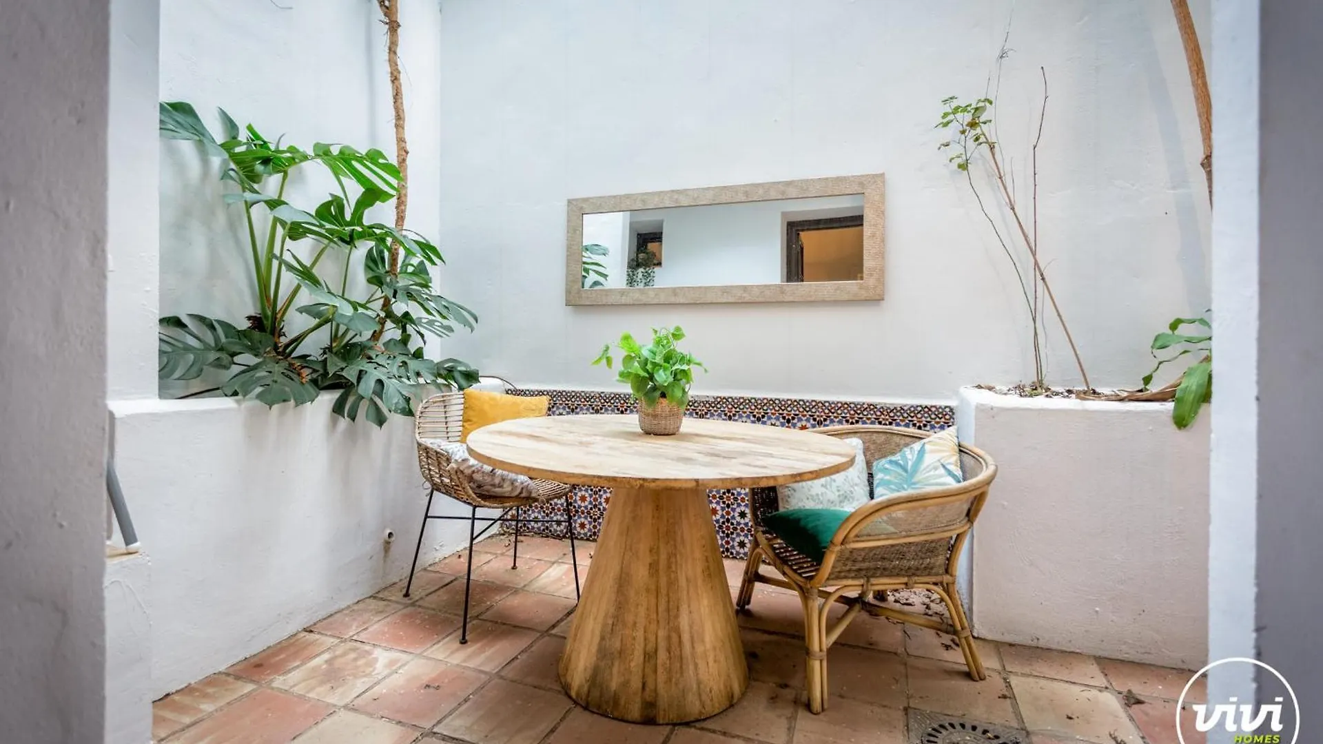 Vivi Homes - Casa Nobu Pool, Garden, Patio & Beach Marbella 0*,  Spain