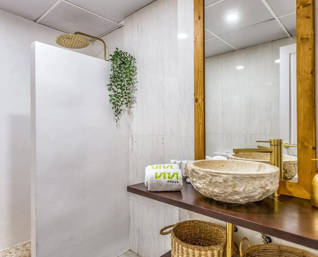 Vivi Homes - Casa Nobu Pool, Garden, Patio & Beach Marbella
